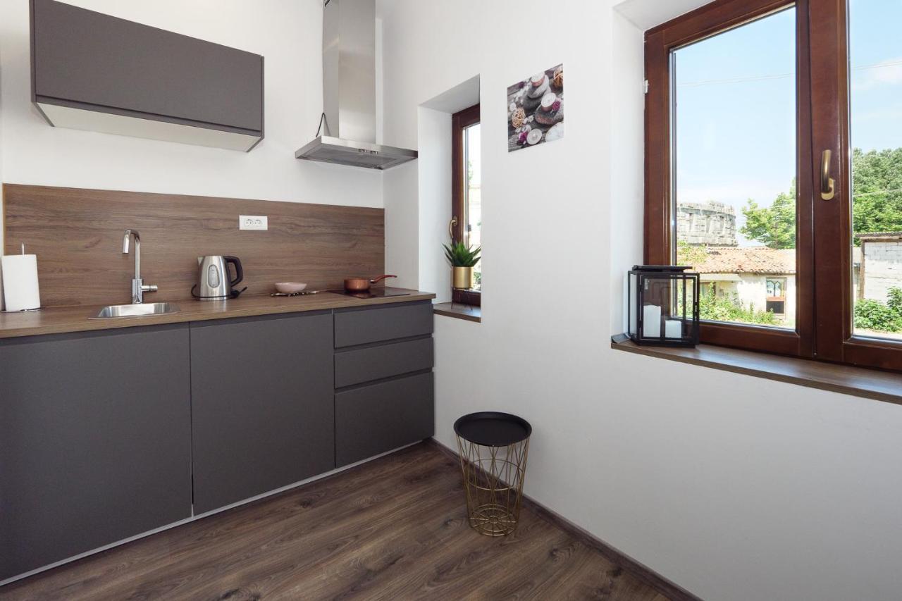 Arena Delight Studio Apartments พูลา ภายนอก รูปภาพ